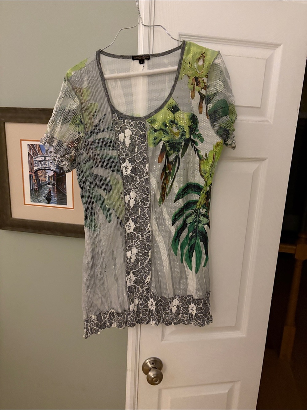 Alberto Makali Green and Gray Floral Lace-Accent Short Sleeve Top